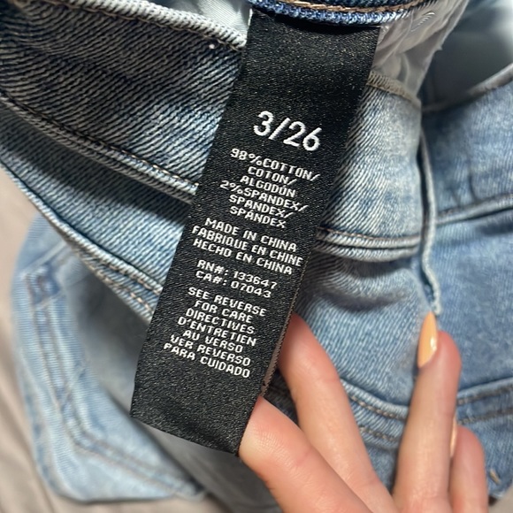 Kendal + Kylie The Drifter High Rise Jean Shorts - Picture 4 of 4